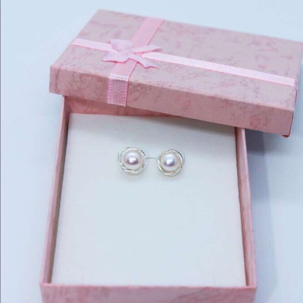 Authentic Freshwater pearl stud  earrings